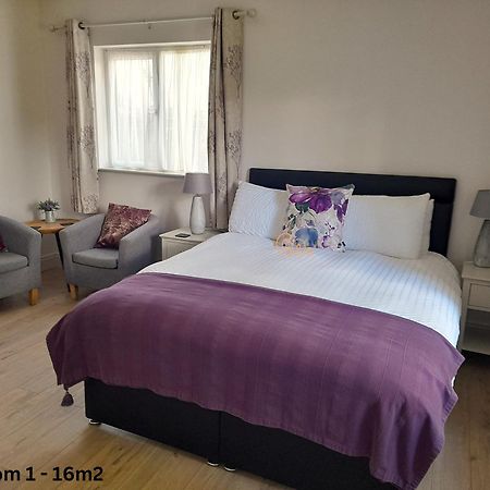 Lakeside Loughrea Extérieur photo