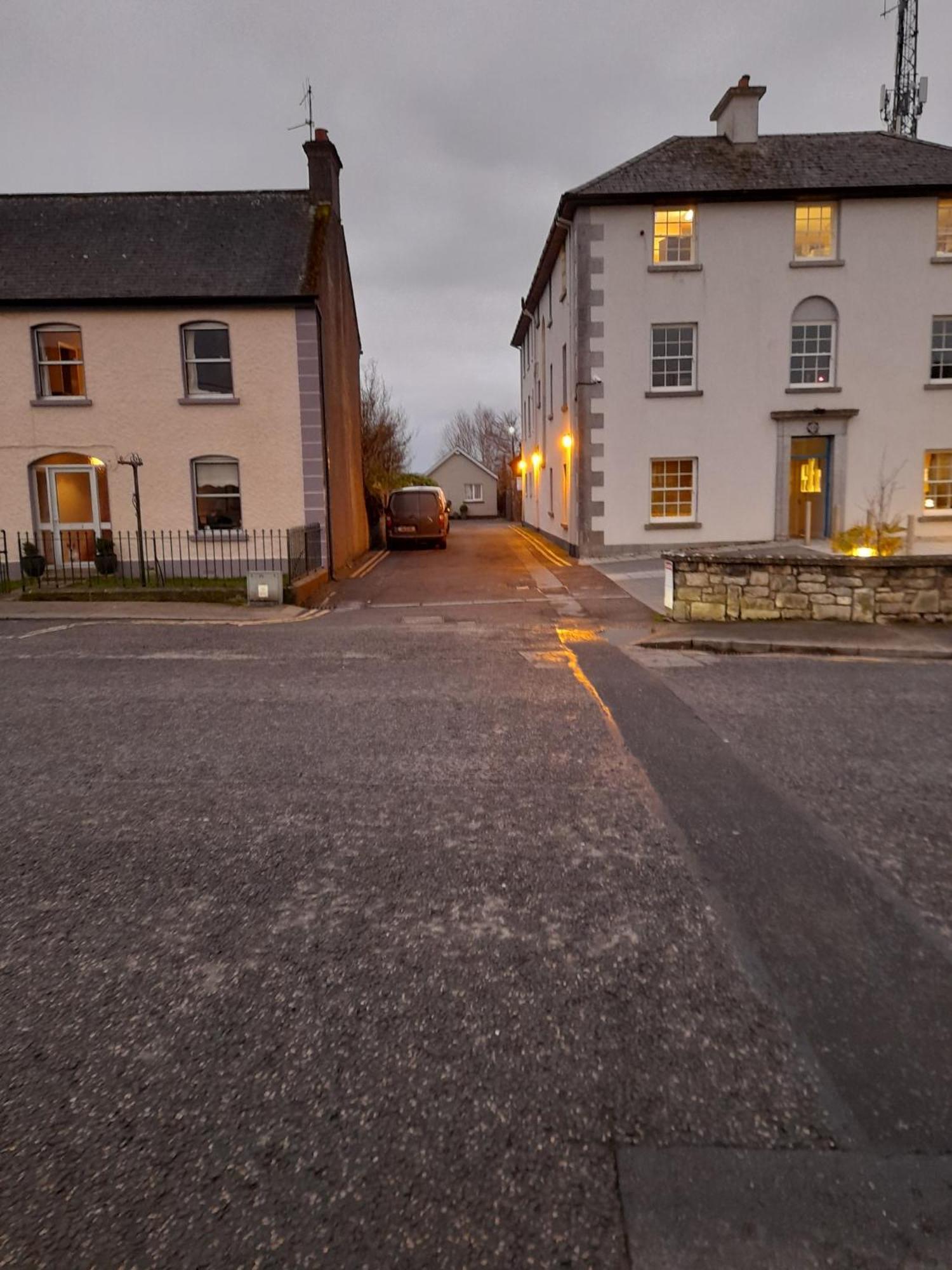 Lakeside Loughrea Extérieur photo